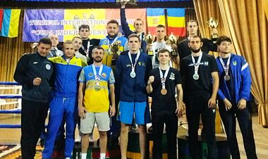 Сборная Украины по боксу взяла 10 медалей на молодежном турнире в Молдове