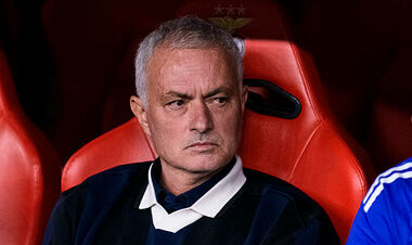 «Что-то случилось». Моуриньо наехал на руководство Фенербахче из-за Лунина