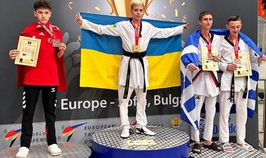 Юный спортсмен поднял украинский флаг на соревнованиях по тхэквондо в Софии