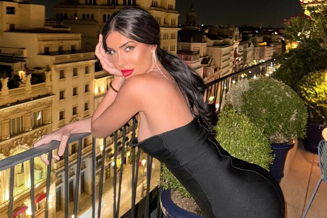 ФОТО. Гаряча дівчина футболіста Шахтаря показала свою красу