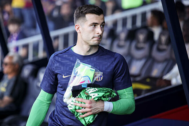 В тени Щенсны. Воспитанник Барселоны находится в поисках нового клуба