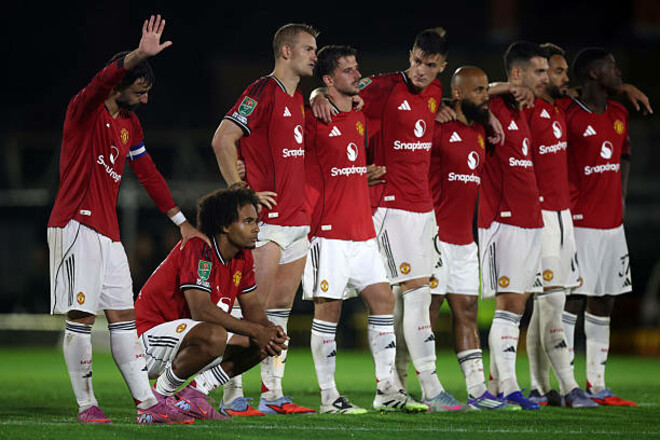 Manchester United - Bernley. Watch online. Live broadcast