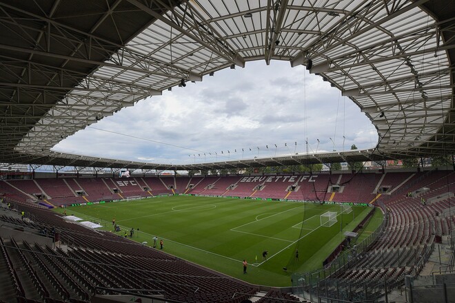 ВИДЕО. Шахтер провел разминку под дождем перед матчем против Серветта
