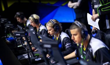 NAVI – FaZe. fnatic – ECSTATIC. BLAST Open. Групповой этап. Смотреть онлайн