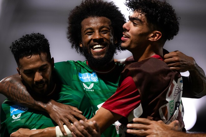 Вейналдум помог победить Аль-Иттифаку, Тоуни принес три балла Аль-Ахли