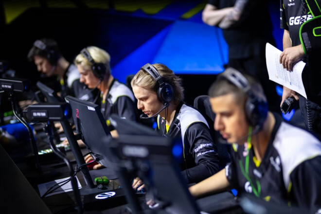 NAVI – FaZe. fnatic – ECSTATIC. BLAST Open. Групповой этап. Смотреть онлайн