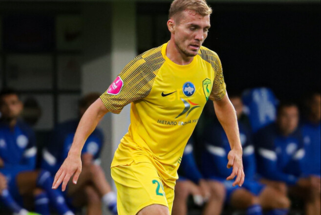 Лівий Берег та Прикарпаття проводять матч четвертого туру. Стартові склади