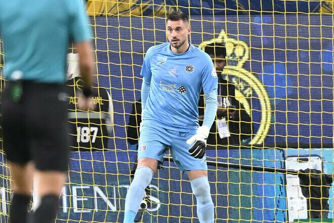 Бущан вийде в основі на стартовий матч своєї команди у Саудівській Аравії