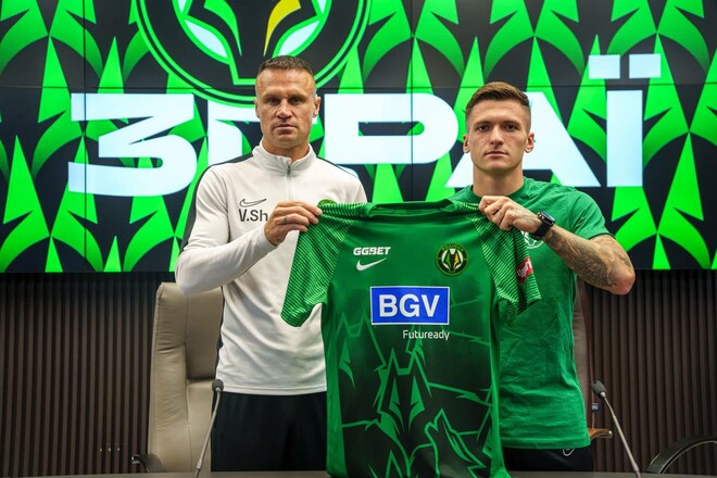 ФОТО. Велетень представлен как футболист Полесья. Какой игровой номер?