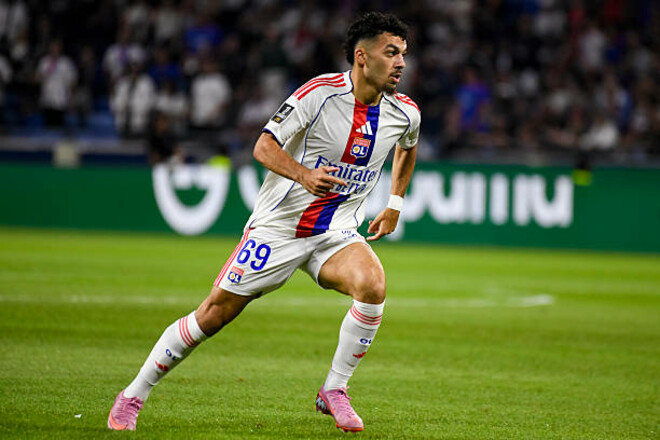 Довбик уже не нужен. Вильярреал нашел нового форварда