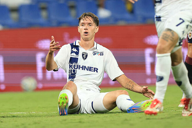 Гол Попова как утешение. Эмполи без шансов проиграл в матче Серии В