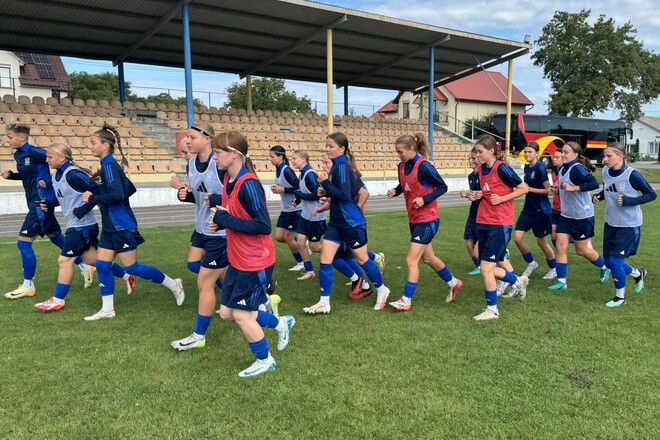 ФОТО. Жіноча збірна України WU-17 проводить збір у Тернополі