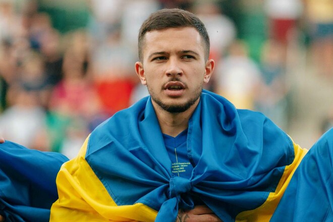 ОФІЦІЙНО. Посилення синьо-жовтих. Ребров довикликав у збірну вінгера Динамо