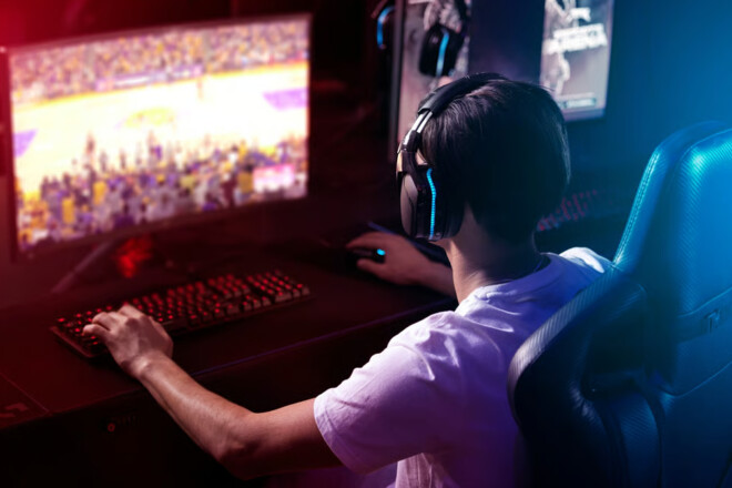 У Китаї запустили «курс проти кіберспорту» для підлітків