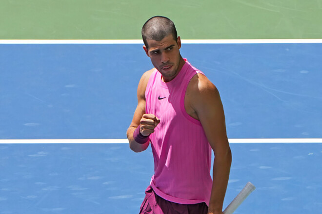 ВИДЕО. Алькарас повесил баранку еще одному итальянцу и вышел в 4-й круг USO