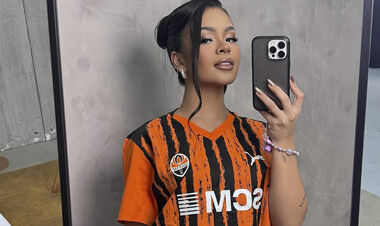 ФОТО. Нова дівчина футболіста Шахтаря роздяглася та показала красу