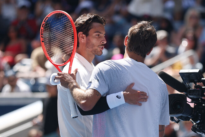 Итальянское дерби в 1/16 финала US Open 2025 завершилось досрочно