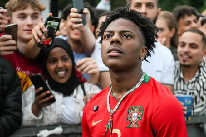 ВИДЕО. IShowSpeed показал собственный автобус за $300 тыс.