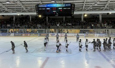 Чемпион Великобритании оконфузился в домашней игре, пропустив 9 шайб