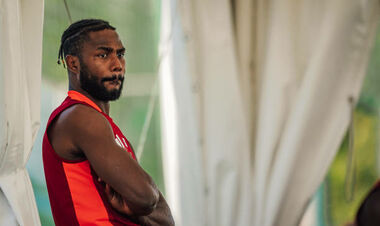 ОФИЦИАЛЬНО. Экс-форвард Зари досрочно покинул клуб АПЛ