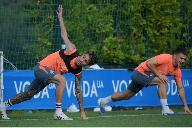 ФОТО. С новичками, без Судакова. Как Шахтер готовился к игре с Александрией