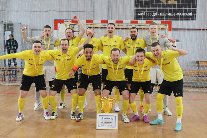 Ничья Атлетика и Фурнитуры, победы Любарта и Кардинала Авангард