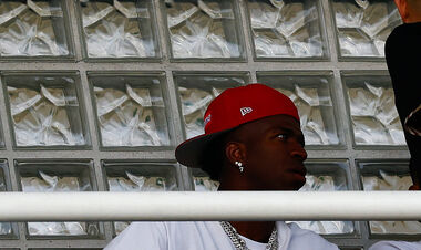 ФОТО. Звездный игрок Реала приехал на матч Бенфики против своего клуба