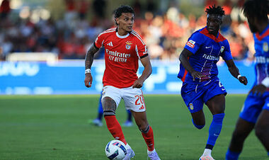 Орлы идут без потерь: Бенфика одолела Алверку. За этим наблюдал Судаков