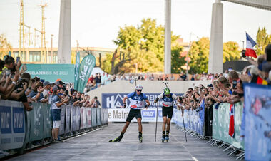 Не радуйся, пока не финишировал. Перро проучил Фийона-Майе на City Biathlon