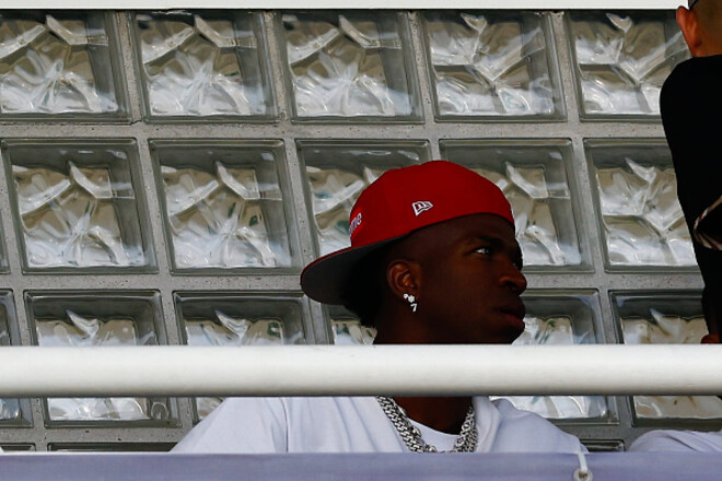 ФОТО. Звездный игрок Реала приехал на матч Бенфики против своего клуба