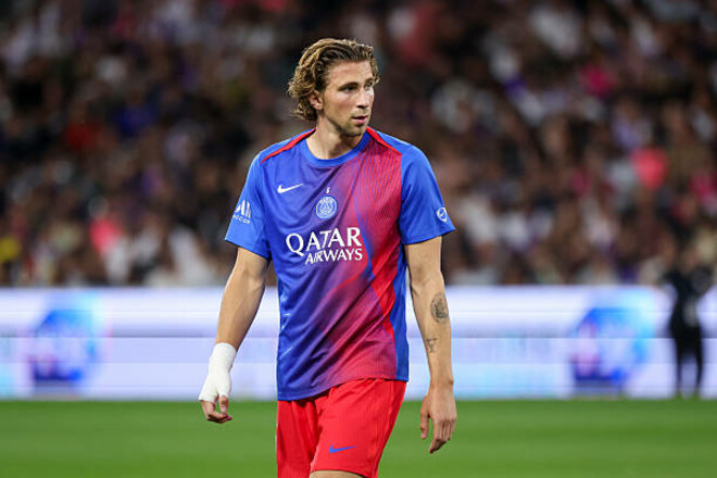 Забарный впервые рассказал об отношении к Сафонову после перехода в ПСЖ