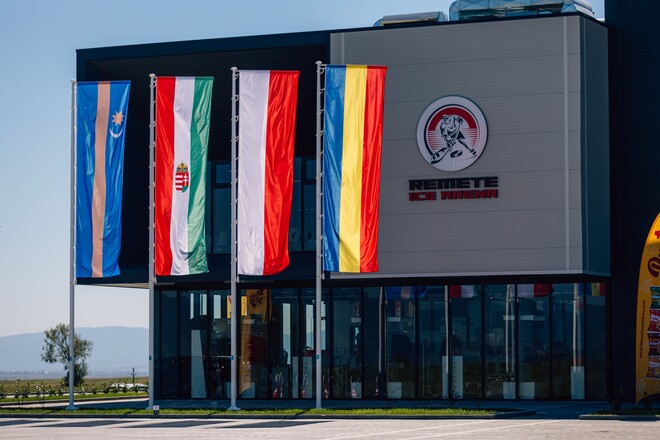 Будущий соперник Кременчуга открыл новый каток и забил 11 шайб