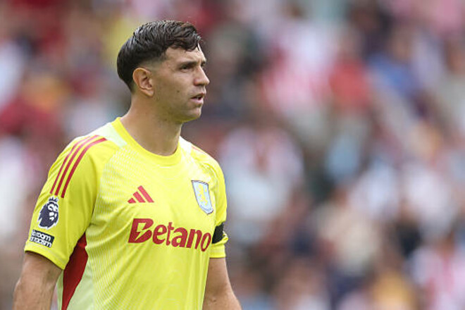 Один из лучших голкиперов мира перейдет в кризисный английский клуб