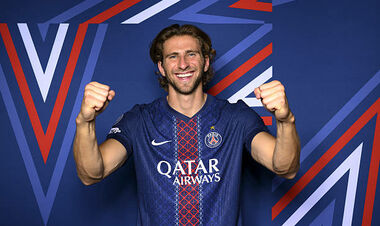 Парижанину 23! ПСЖ поздравил Илью Забарного с днем рождения