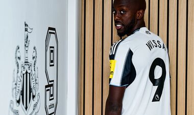 ОФІЦІЙНО. Ньюкасл знайшов заміну Ісаку. Він грав з українцем