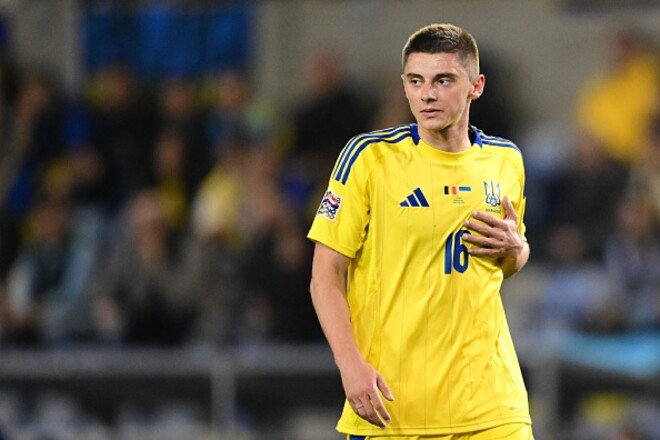 ВІДЕО. Три легіонери прибули до розташування збірної України в Польщі