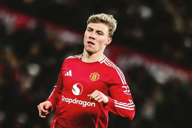 ОФИЦИАЛЬНО. МЮ сообщил, что отдал Хойлунда в аренду Наполи