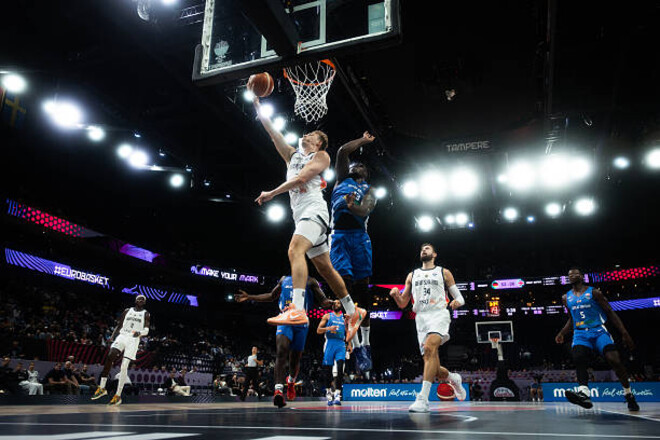 Германия покорила несколько рекордов Евробаскета в игре с Великобританией