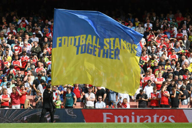 Стосується і України. АПЛ не хоче бачити на стадіонах прапори окремих країн