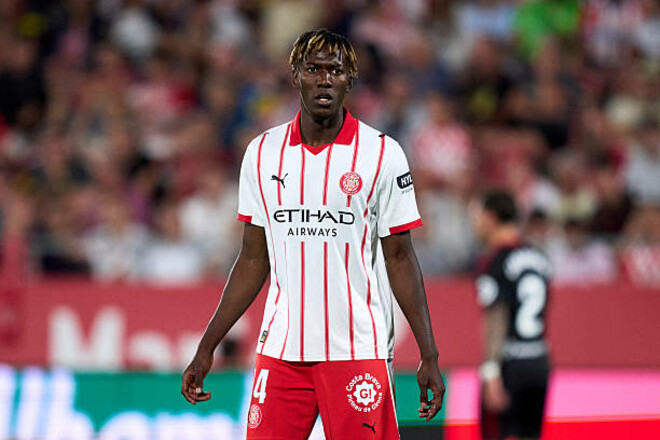 ОФІЦІЙНО. Мінус конкурент для Ваната. Жирона відпустила нападника