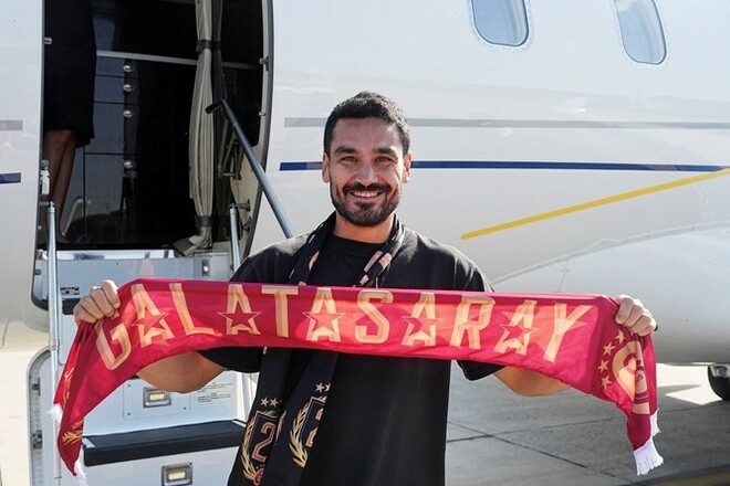 ОФІЦІЙНО. Один з найкращих гравців в історії МанСіті перебрався у Туреччину