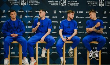 ФОТО. Гравці збірної України провели зустріч з фанатами в Києві