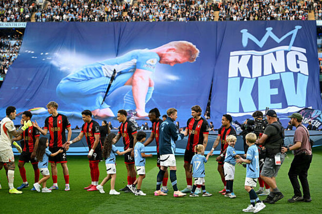 ФОТО. Великий банер King KEV. У Ман Сіті зворушливо прощаються з Де Брюйне