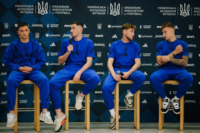 ФОТО. Гравці збірної України провели зустріч з фанатами в Києві