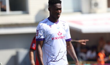 ОФІЦІЙНО. ЛНЗ попрощався з легіонером. Його публічно критикував Пономарьов