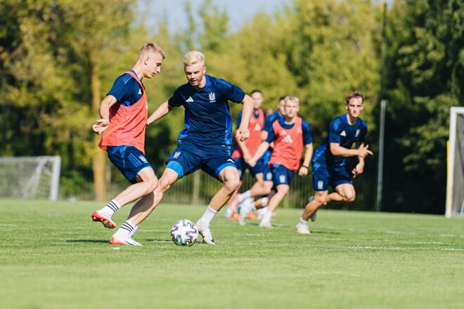 ФОТО. Интенсивная работа. Как молодежка U-21 готовится к отбору на ЧЕ-2027