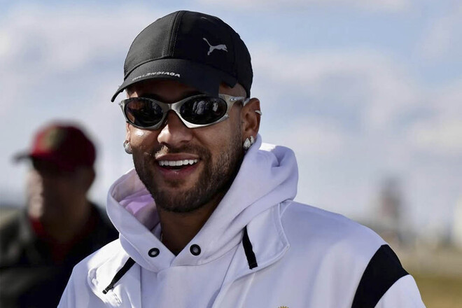 ФОТО. Неймар получил 1 миллиард долларов от фана сборной Бразилии