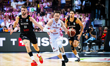 Итоговые турнирные таблицы. На Евробаскете-2025 определены пары 1/8 финала