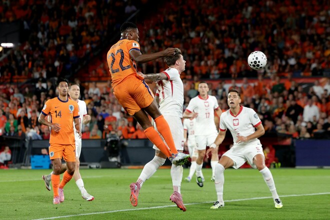 Атаковали много, но победу упустили. Нидерланды сыграли вничью с Польшей