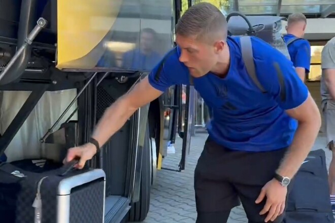 ВИДЕО. Сборная Украины прибыла во Вроцлав на матч против Франции